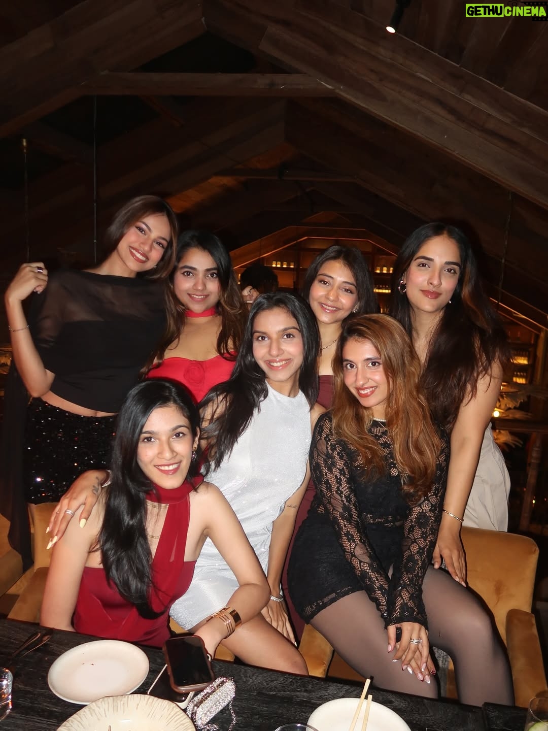 Khushi Hegde - 75.6K Likes - fashionably late… even to Christmas🍸

wearing alllll @nefsfinds 🖤