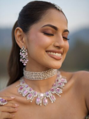 Khushi Hegde Instagram - no words I have would suffice for this dayšŖ¬
Outfit: @aisharaoofficial
Jewelry: @amarisjewelsofficial
Makeup & Hair: @shradhaluthra