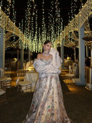 Khushi Hegde Instagram - no words I have would suffice for this dayšŖ¬
Outfit: @aisharaoofficial
Jewelry: @amarisjewelsofficial
Makeup & Hair: @shradhaluthra