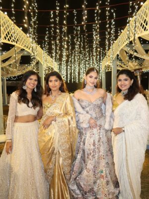 Khushi Hegde Instagram - no words I have would suffice for this dayšŖ¬
Outfit: @aisharaoofficial
Jewelry: @amarisjewelsofficial
Makeup & Hair: @shradhaluthra