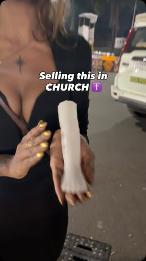 Khyati Shree Instagram - I spotted several people in front of the church in Old Goa, selling these interesting items that I had never seen before. Glad I asked them what it is. How unique and interesting is this tradition. Is this practice followed in all churches of India or outside? š