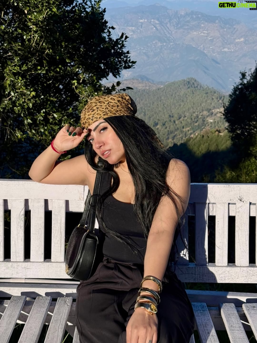 Kiara Fulra - 4.6K Likes - Dunia ki bheed se durr ✨