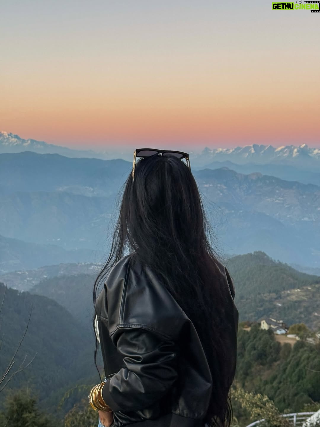 Kiara Fulra - 12.6K Likes - Pahado ke uss paar wali Dunia 🏔️🍁