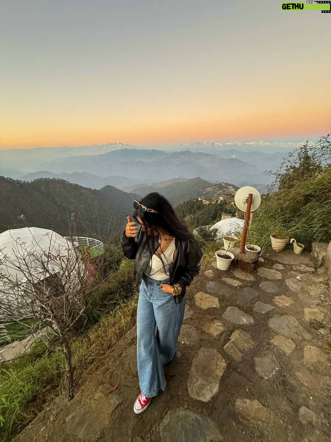 Kiara Fulra - 12.6K Likes - Pahado ke uss paar wali Dunia 🏔️🍁