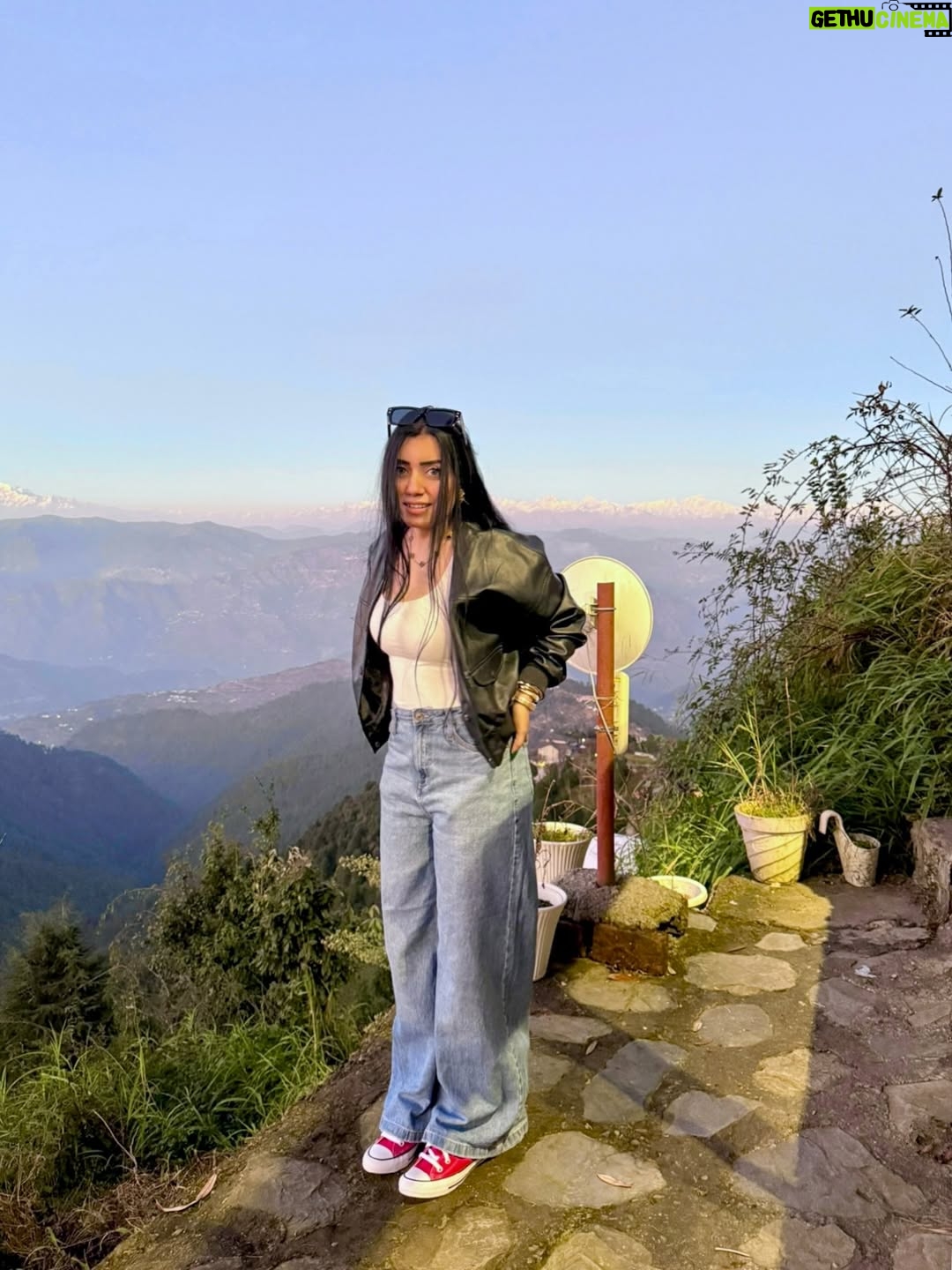 Kiara Fulra - 12.6K Likes - Pahado ke uss paar wali Dunia 🏔️🍁