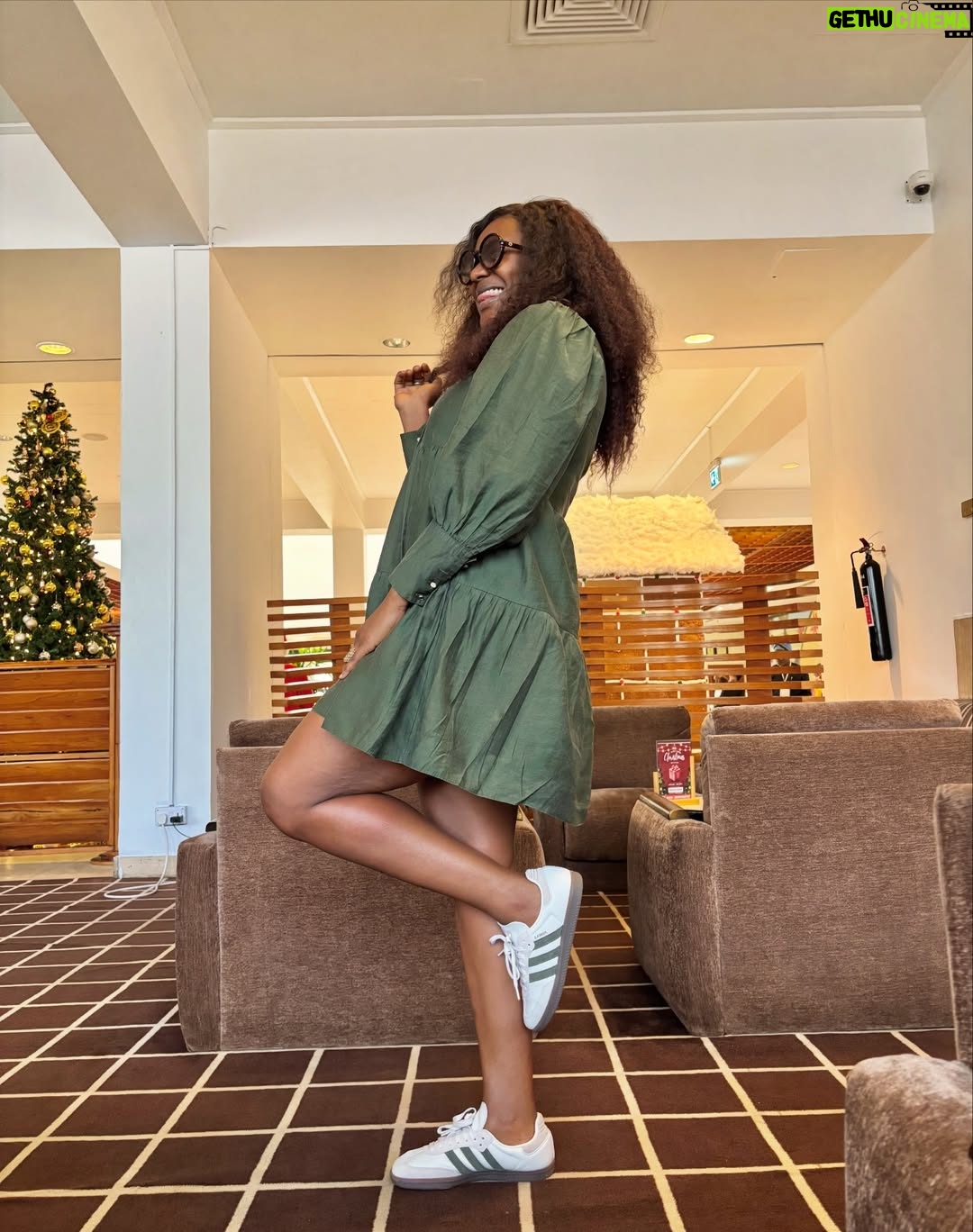 Kiki Omeili - 3 Likes - What’s Christmas without a Christmas tree picture?
My December isn’t Detty yet o, Lagos traffic isn’t allowing me😭
Is yours Detty yet?

#KikiOmeili
#Christmas