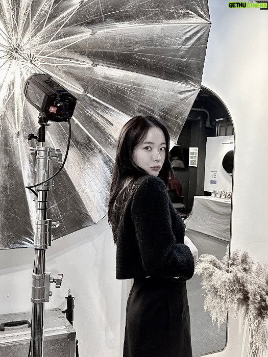 Kim Chae-eun - 8.1K Likes - 어제는 끝났고. 내일은 멀었고. 오늘은,,