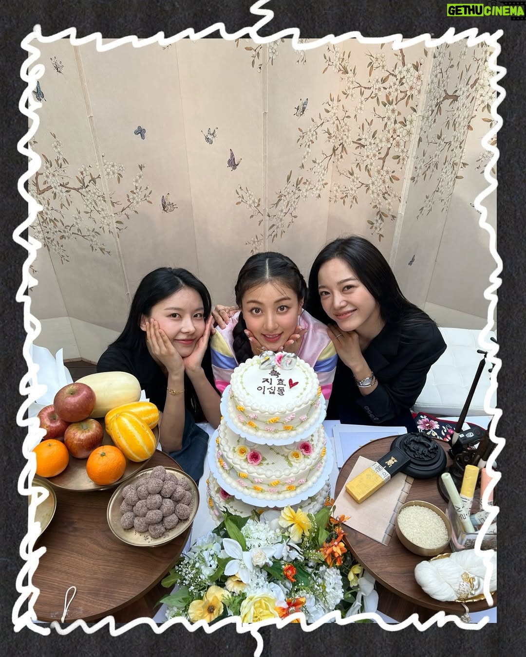 Kim Na-young - 10.2K Likes - 선배님 돌잔치 다녀온 날^^❤️🥳🎂