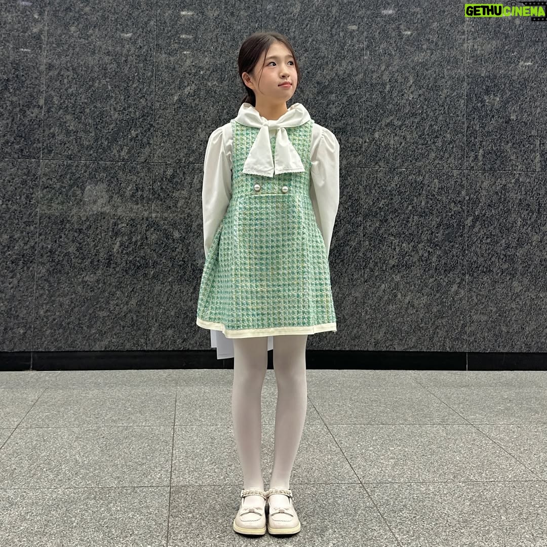 Kim Yu-ha - 2.3K Likes - 저 오늘은 노래 무대만 있어요🎤
그치만 곧,,제가 좋아하는 노래로 다시 올게용,,,😉💗💗
