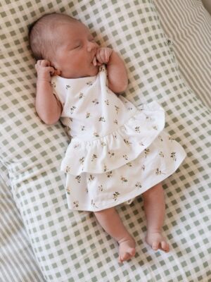 Kimberley Crossman Instagram - Happy due date our precious daughter. 

Thank you for coming a little early so we had these past few days extra with you earth side. I still can’t stop crying when I look at you. My heart has exploded and now feels like it lives entirely outside my body and in you! 

Thank you @ayshandhamish for capturing us raw and healing in this way 💓 

I can’t believe I am a mum, the best feeling and most vulnerable I have ever felt. 

What a treat 

X