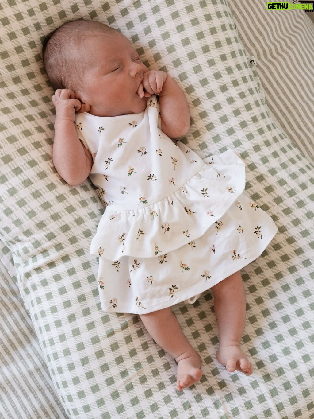 Kimberley Crossman - 8.2K Likes - Happy due date our precious daughter. 

Thank you for coming a little early so we had these past few days extra with you earth side. I still can’t stop crying when I look at you. My heart has exploded and now feels like it lives entirely outside my body and in you! 

Thank you @ayshandhamish for capturing us raw and healing in this way 💓 

I can’t believe I am a mum, the best feeling and most vulnerable I have ever felt. 

What a treat 

X
