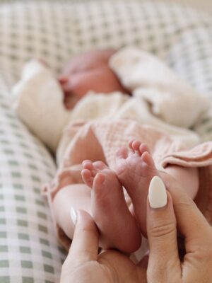 Kimberley Crossman Instagram - Happy due date our precious daughter. 

Thank you for coming a little early so we had these past few days extra with you earth side. I still can’t stop crying when I look at you. My heart has exploded and now feels like it lives entirely outside my body and in you! 

Thank you @ayshandhamish for capturing us raw and healing in this way 💓 

I can’t believe I am a mum, the best feeling and most vulnerable I have ever felt. 

What a treat 

X