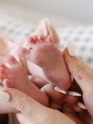 Kimberley Crossman Instagram - Happy due date our precious daughter. 

Thank you for coming a little early so we had these past few days extra with you earth side. I still can’t stop crying when I look at you. My heart has exploded and now feels like it lives entirely outside my body and in you! 

Thank you @ayshandhamish for capturing us raw and healing in this way 💓 

I can’t believe I am a mum, the best feeling and most vulnerable I have ever felt. 

What a treat 

X