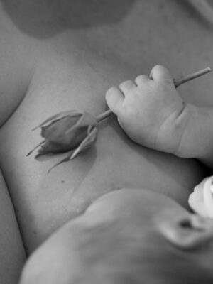 Kimberley Crossman Instagram - Happy due date our precious daughter. 

Thank you for coming a little early so we had these past few days extra with you earth side. I still can’t stop crying when I look at you. My heart has exploded and now feels like it lives entirely outside my body and in you! 

Thank you @ayshandhamish for capturing us raw and healing in this way 💓 

I can’t believe I am a mum, the best feeling and most vulnerable I have ever felt. 

What a treat 

X