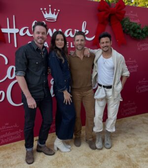 Kimberley Sustad Instagram - We came, we conquered, we kicked off our Christmas movie season in the most incredible way, with all of you! The @hallmarkchannel community is a beautiful thing. One you have all created with your love for these movies, and your love for each other.  I am very grateful to be a part of it. I’ll sing happy birthday for you a million times, though Andrew Walker started to check ID’s, and I’ll always have a hug. Love you all. Enjoy the movies, and thank you @hallmarkchannel for all the beautiful memories and all you do to bring us together.  @mrsjp24 , @jenniowa , @taterasme Thank you for these movies. 

@anniehowellpr and @shainaraejulian I owe some of the best times of my life to you, thank you. 

To all of you… You’re the inspiration :)
#countdowntochristmas