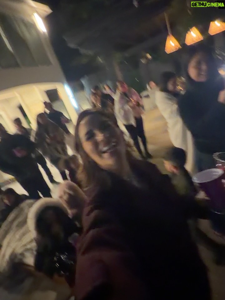 Kimberly Loaiza - 1 Million Likes - Hola 2026 ✨

Linduras les deseo feliz año lleno, espero que esté lleno amor y felicidad. Gracias por seguirme y permitirme ser parte de sus vidas los amo 🫶🏻