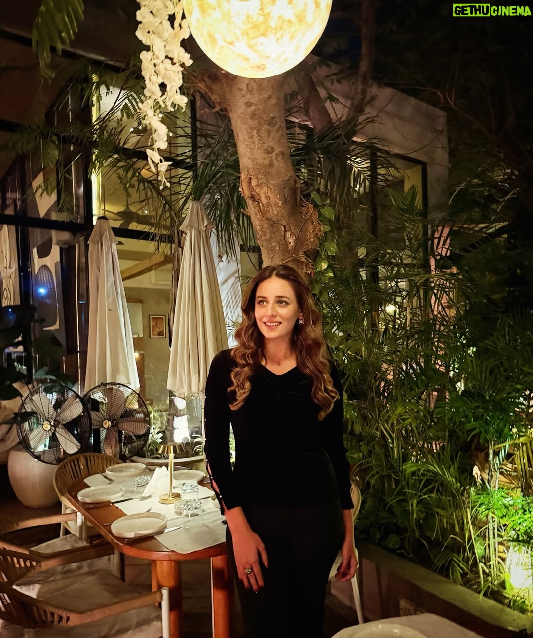 Kinza Razzak - 2.2K Likes - Birthday spent right 🌸🧿
#grateful