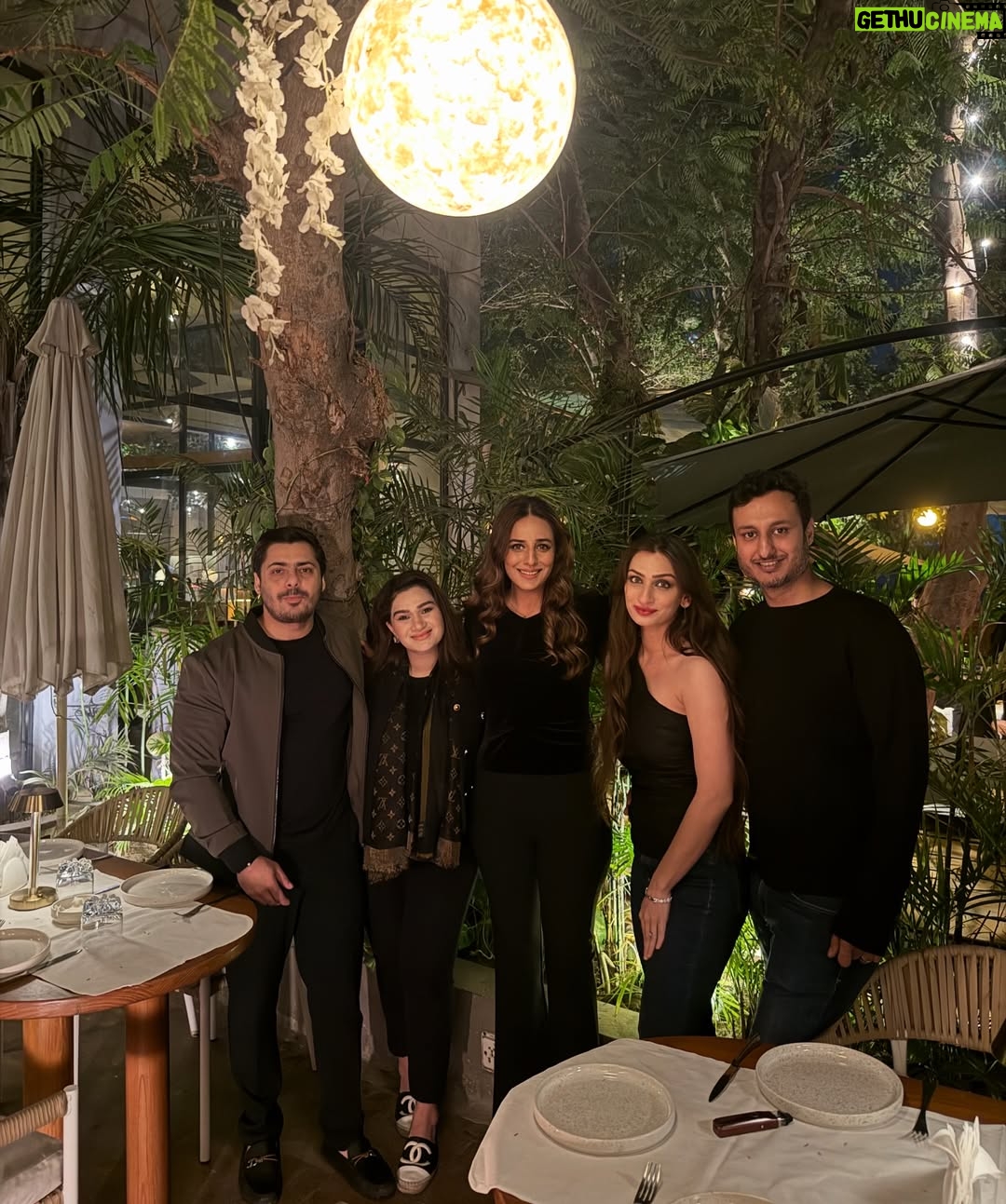 Kinza Razzak - 2.2K Likes - Birthday spent right 🌸🧿
#grateful
