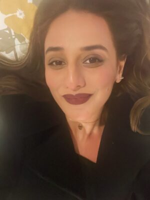 Kinza Razzak Instagram - Hello 🎊2026🎊
Happy New Year to all 
Grateful♥️. Blessed.♥️