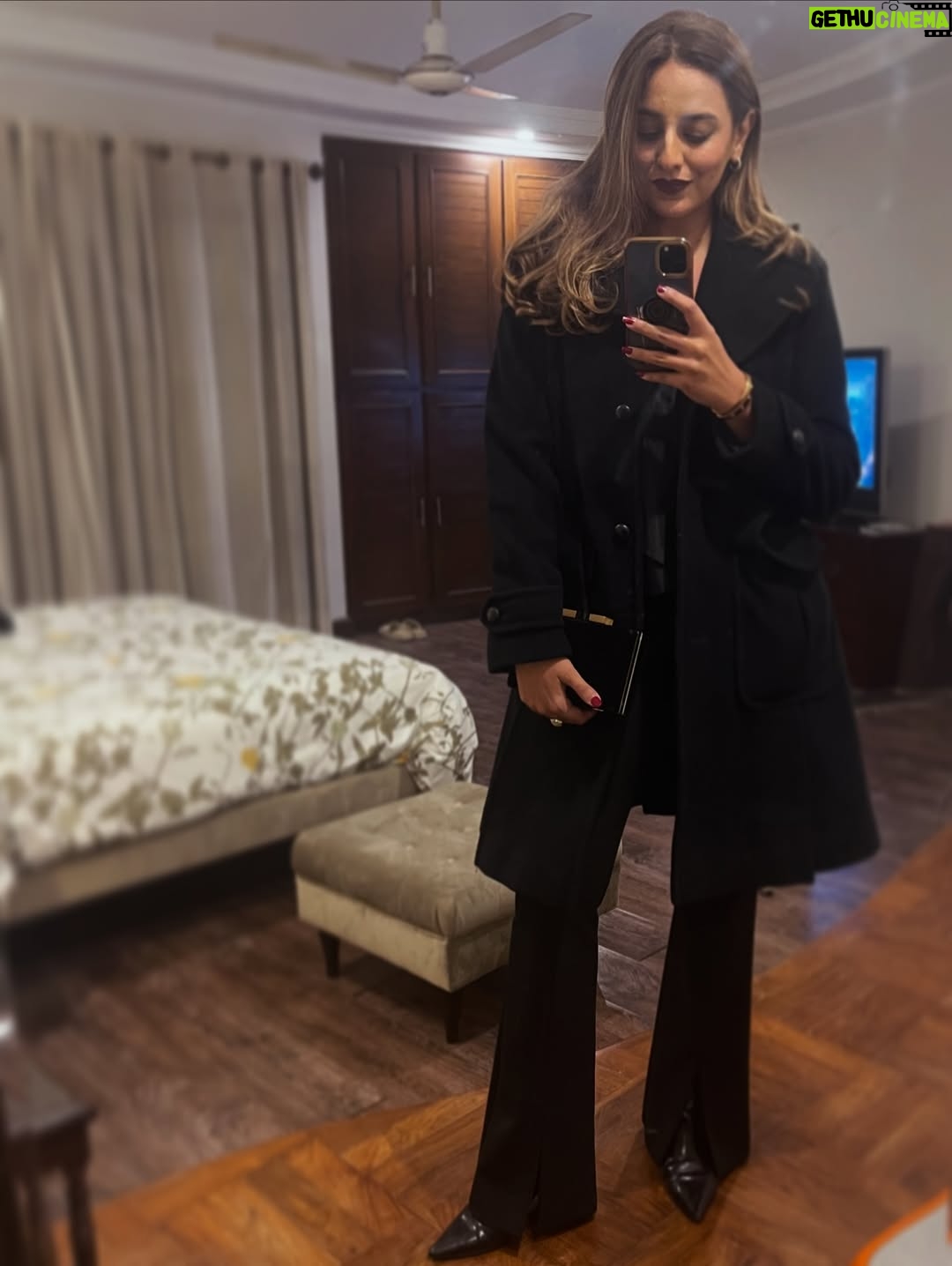 Kinza Razzak - 2.7K Likes - Hello 🎊2026🎊
Happy New Year to all 
Grateful♥️. Blessed.♥️