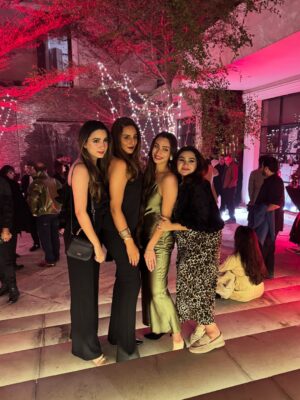 Kinza Razzak Instagram - Hello 🎊2026🎊
Happy New Year to all 
Grateful♥️. Blessed.♥️