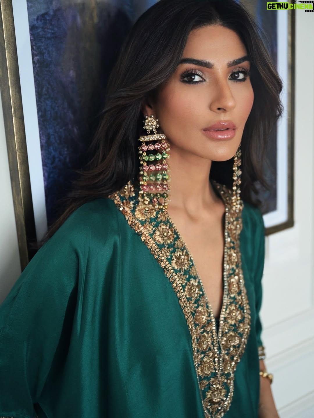 Kiran Malik - 734 Likes - Wrapped in jewel tones and intricate detailing 🌿☘️
Wearing Drishti Chhabraa @drishtichhabraa — effortless luxury, refined artistry. 

Earrings @armaans_creationz 

Khussa ❤️ @trunklane 

📸 @sharmeenkhanphotography 

#kiranmalik #DrishtiChhabraa #FestiveElegance #TimelessStyle #styletricksbyk