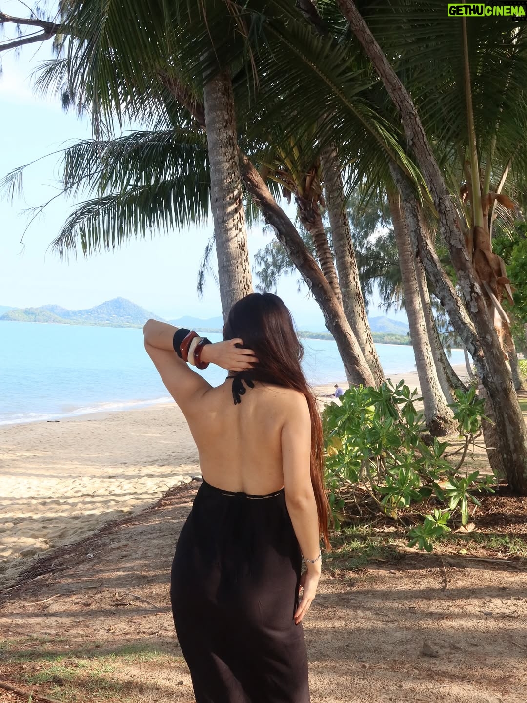 Kirti Bhatia - 2.4K Likes - Life on soft mode 🐚🌊🎀🩵

#picoftheday #trend #explore #foryou #fyp #beach #cairns #sunset #australia #ootd