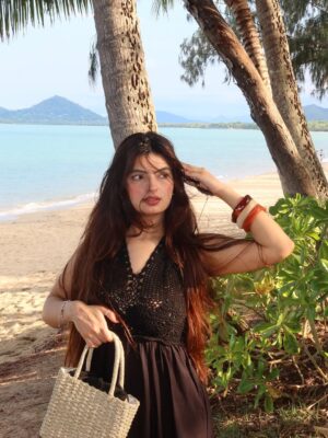 Kirti Bhatia Instagram - Life on soft mode 🐚🌊🎀🩵
#picoftheday #trend #explore #foryou #fyp #beach #cairns #sunset #australia #ootd