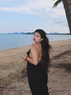 Kirti Bhatia Instagram - Life on soft mode 🐚🌊🎀🩵
#picoftheday #trend #explore #foryou #fyp #beach #cairns #sunset #australia #ootd
