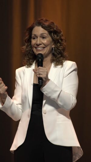 Kitty Flanagan Instagram - The only two demographics who like the iPad...
Tickets to see Kitty Flanagan live are on sale now! Click the link in bio and get yours today.
#ipad #seniors #upperbodyworkout #comedytour