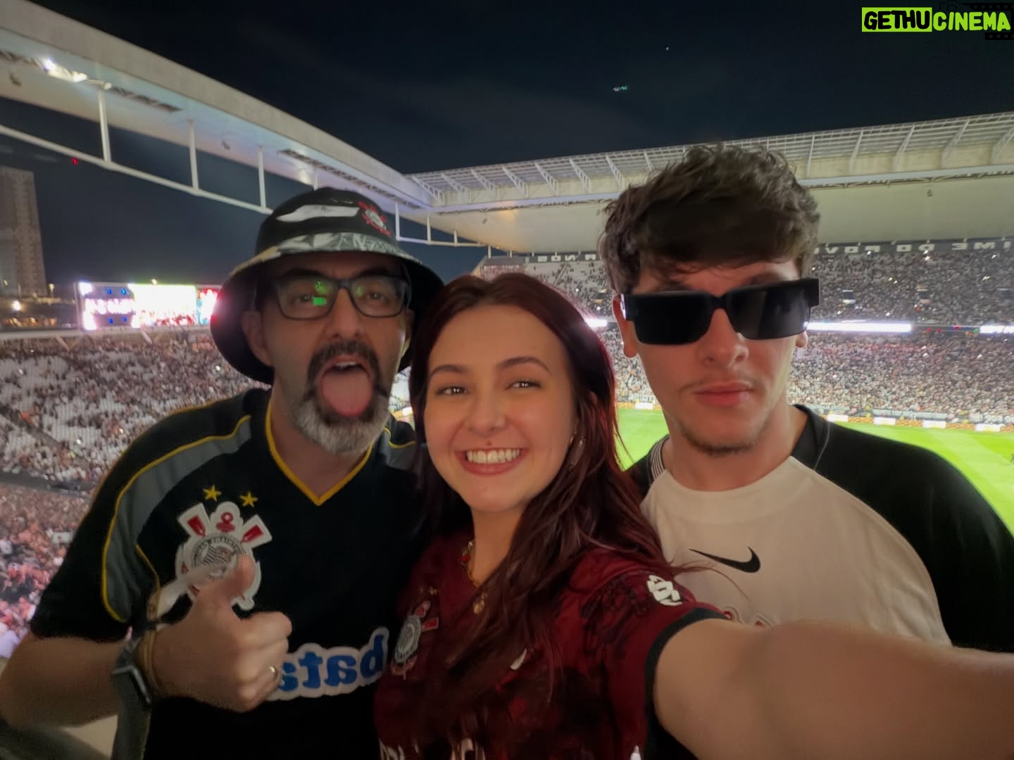 Klara Castanho - 95.4K Likes - FINALISTAS DEMAIS. 

Aqui é Corinthians!!!!