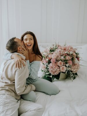 Klaudia Halejcio Instagram - ✨ To był cudowny, urodzinowy poranek 🥰❤️ Dziękuję Kochanie za tę piękną niespodziankę – sprawiłeś, że dzień zaczął się magicznie! ✨ 

#wspomnienie 😍
@patrz_wspomnienie