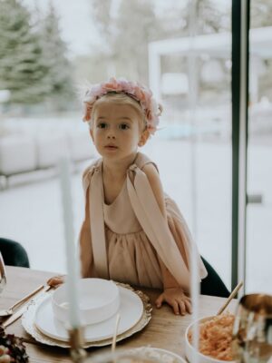 Klaudia Halejcio Instagram - Rodzinna misja specjalna: świętujemy 19. urodziny naszej Tosi 🎂❤️
Zgadnijcie — która twarz to kopia której? 😄

📸 @patrz_wspomnienie