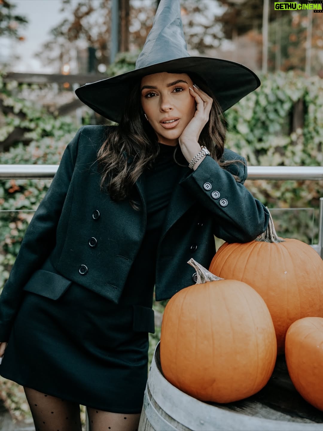 Klaudia Halejcio - 46K Likes - Witch vibes 🤭❤️

A Wy jak spędzacie Halloween? 🎃