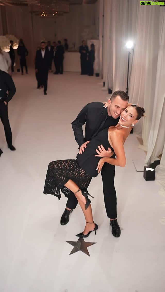 Klaudia Halejcio - 58.8K Likes - Poprosimy punktację dla tej pary 😂😍 1-10 🤭🙌🏼
Ile dajesz? 😆