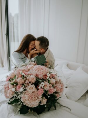 Klaudia Halejcio Instagram - ✨ To był cudowny, urodzinowy poranek 🥰❤️ Dziękuję Kochanie za tę piękną niespodziankę – sprawiłeś, że dzień zaczął się magicznie! ✨ 

#wspomnienie 😍
@patrz_wspomnienie