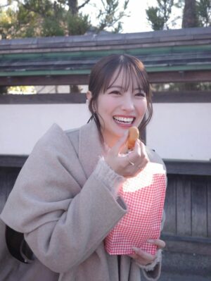 Kojima Karin Instagram - ⁡
⁡
あけましておめでとうございます🎍𓈒𓏸︎︎︎︎
2026年も笑顔溢れる一年になりますように♡
⁡
#初詣