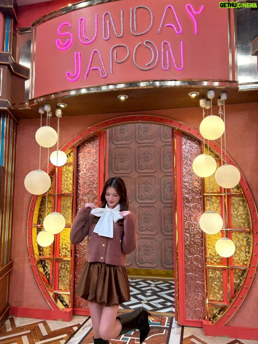 Kokoro Aoshima - 15.3K Likes - ・
@sundayjapon_tbs 
サンジャポさんありがとうございました
政治や経済の事は知識勉強不足で申し訳なかったですが、これを機にもう少し学んでみたいとおもいました

スタジオがクリスマスで可愛かったです🎄🤎
いっぱい撮ったので特別に