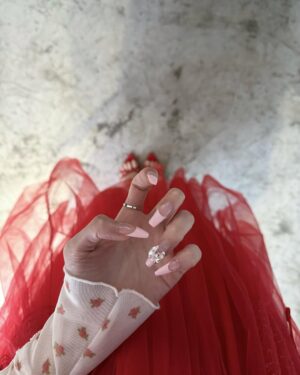 Kokoro Aoshima Instagram - バラバラオフショ❤️🌹👠🐦‍🔥🍒😡🍫