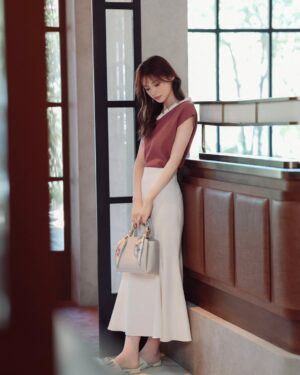 Kokoro Aoshima Instagram - ・
@proportionbodydressing × @bijinhyakka 
6月号美人百花様とプロポ様のHPに載っております

今回も綺麗なお姉様にして頂きました🪽
他にも美し可愛よいお洋服が紙面、HP共にたくさんありますのでぜひ。
・
・
そして今月号の @vocemagazine でも変身しております。長井様マジック🤍
・
https://mix.tokyo/blogs/feature/250523-pbd-bijinhyakka?slider_bnr