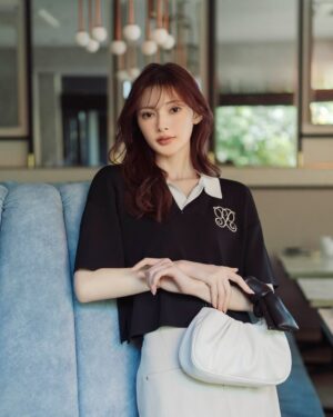 Kokoro Aoshima Instagram - ・
@proportionbodydressing × @bijinhyakka 
6月号美人百花様とプロポ様のHPに載っております

今回も綺麗なお姉様にして頂きました🪽
他にも美し可愛よいお洋服が紙面、HP共にたくさんありますのでぜひ。
・
・
そして今月号の @vocemagazine でも変身しております。長井様マジック🤍
・
https://mix.tokyo/blogs/feature/250523-pbd-bijinhyakka?slider_bnr