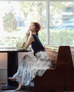 Kokoro Aoshima Instagram - ・
@proportionbodydressing × @bijinhyakka 
6月号美人百花様とプロポ様のHPに載っております

今回も綺麗なお姉様にして頂きました🪽
他にも美し可愛よいお洋服が紙面、HP共にたくさんありますのでぜひ。
・
・
そして今月号の @vocemagazine でも変身しております。長井様マジック🤍
・
https://mix.tokyo/blogs/feature/250523-pbd-bijinhyakka?slider_bnr
