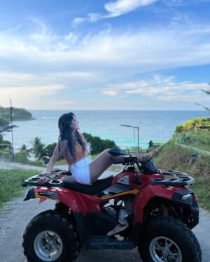 Komal Gudan Instagram - Dreams are made of Sun & Sea ☀️ 🏖️