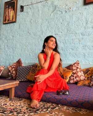 Komal Gudan Instagram - “Jaisalmer, YOU BEAUTY ☀️ 🐪
Already stolen our heart & it’s just day 1
Walking through the Fort and the Golden City feels like stepping into a living painting. The narrow lanes are alive with Colors. Every turn surprises you with something beautiful Can’t wait to explore more of this golden wonderland! ✨ #GoldenCity