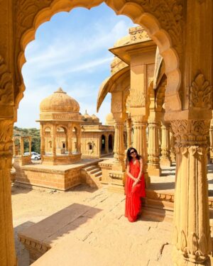 Komal Gudan Instagram - “Jaisalmer, YOU BEAUTY ☀️ 🐪
Already stolen our heart & it’s just day 1
Walking through the Fort and the Golden City feels like stepping into a living painting. The narrow lanes are alive with Colors. Every turn surprises you with something beautiful Can’t wait to explore more of this golden wonderland! ✨ #GoldenCity