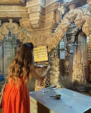 Komal Gudan Instagram - “Jaisalmer, YOU BEAUTY ☀️ 🐪
Already stolen our heart & it’s just day 1
Walking through the Fort and the Golden City feels like stepping into a living painting. The narrow lanes are alive with Colors. Every turn surprises you with something beautiful Can’t wait to explore more of this golden wonderland! ✨ #GoldenCity