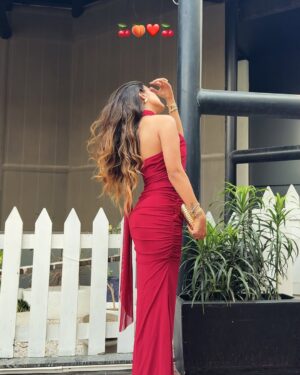 Komal Gudan Instagram - Lady in RED 🍒

#hot #outfit #reddress #pintrest 
#makeup #mumma #lady