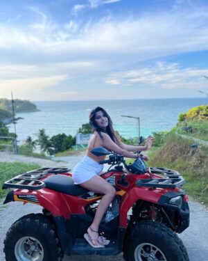 Komal Gudan Instagram - Dreams are made of Sun & Sea ☀️ 🏖️