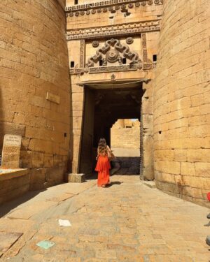 Komal Gudan Instagram - “Jaisalmer, YOU BEAUTY ☀️ 🐪
Already stolen our heart & it’s just day 1
Walking through the Fort and the Golden City feels like stepping into a living painting. The narrow lanes are alive with Colors. Every turn surprises you with something beautiful Can’t wait to explore more of this golden wonderland! ✨ #GoldenCity