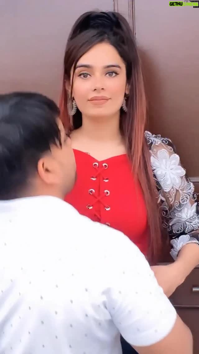 Komal Gugnani - 9.2K Likes - Puppet ya doll?? 😍

#komalgugnani #barbiedoll #reels #reelsinstagram #trending #dance #dolldance